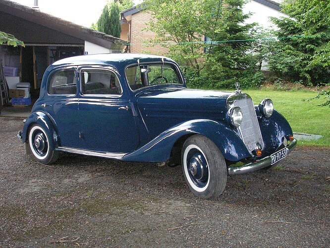 Ein_alter_Daimler_im_Hohen_Venn (1)