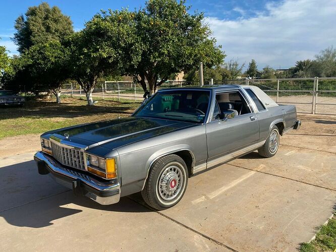 1986-ford-ltd-crown-victoria-2-door-with-45k-miles-5-1015680859