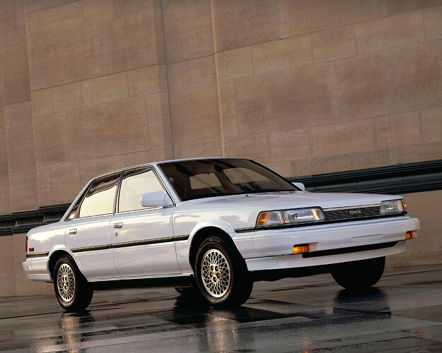 1987_Toyota_Camry_01