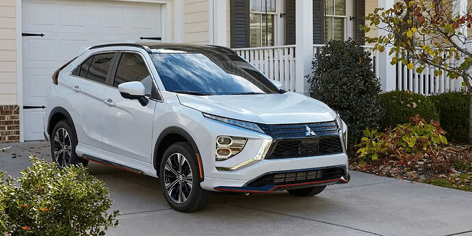 2022-Eclipse-Cross-Lifestyle