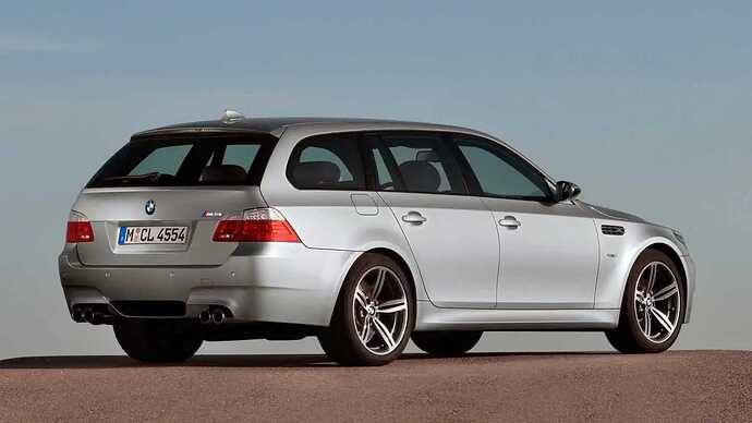 M5 E61
