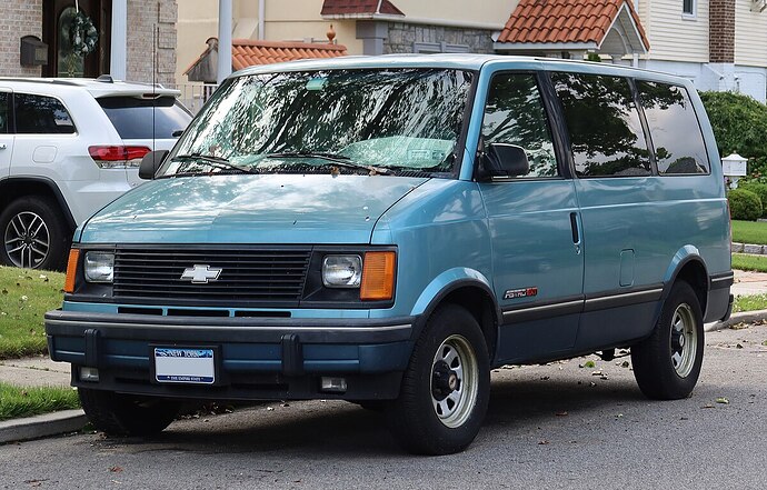 1994_Chevrolet_Astro,front(2)_6.14.21