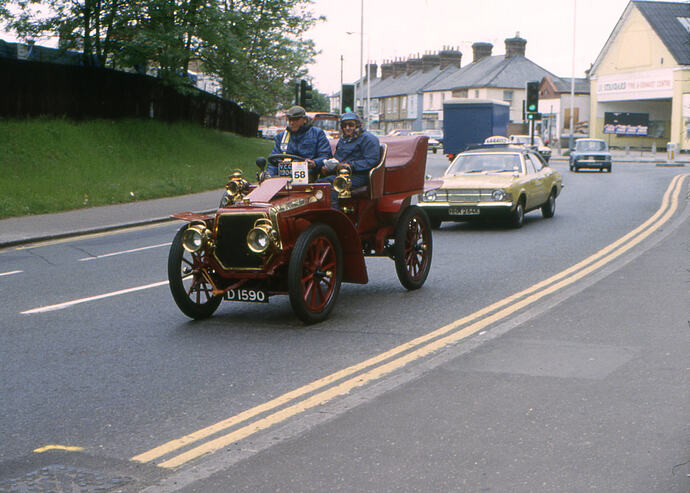 D_1590,_Veteran_car_run,_Micklefield,_High_Wycombe,_1980