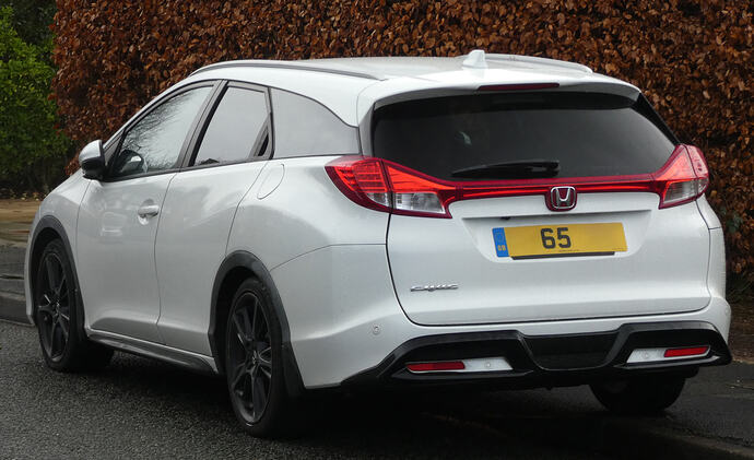 2015_Honda_Civic_SR_i-DTEC_-1597cc_1.6(120PS)Diesel-White-_02-2024,_Rear