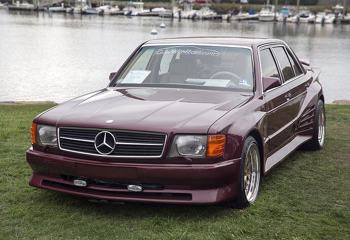1987_Mercedes-Benz_560SEL_by_Koenig_Specials,_front_left